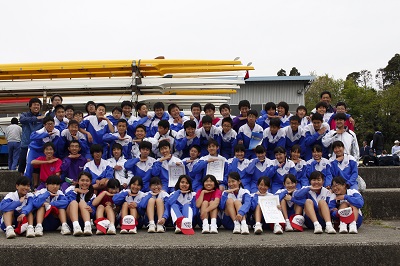 60�l�̃{�[�g���ő���